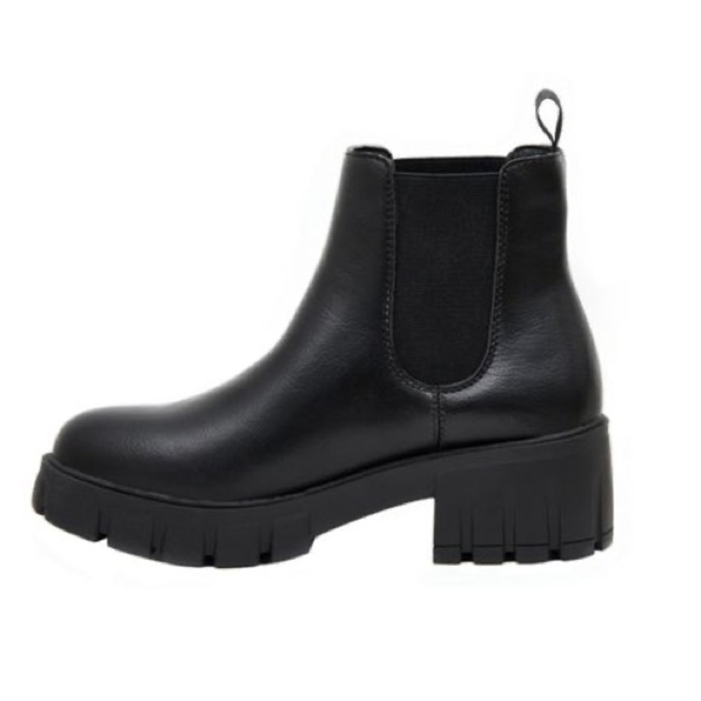 Cushionaire Women's Sasha slip on chelsea boot +Memory Foam​​